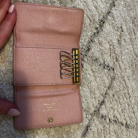 Louis Vuitton Key Holder - Picture 4 of 5